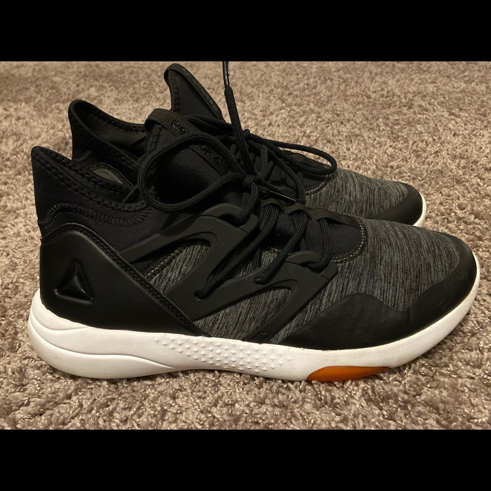 Mens Reebok Sz: 9.5